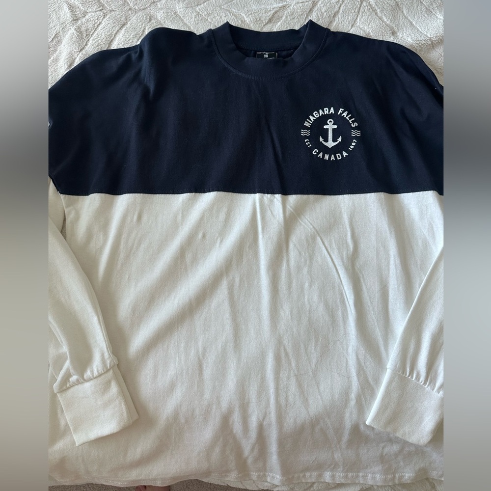 Canada Niagara Falls long sleeve shirt, Medium